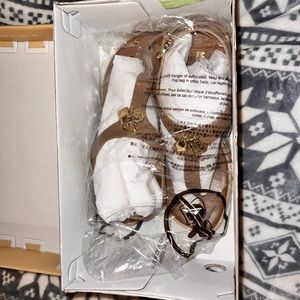 Michael Kors Suki sandals khaki size 6.5